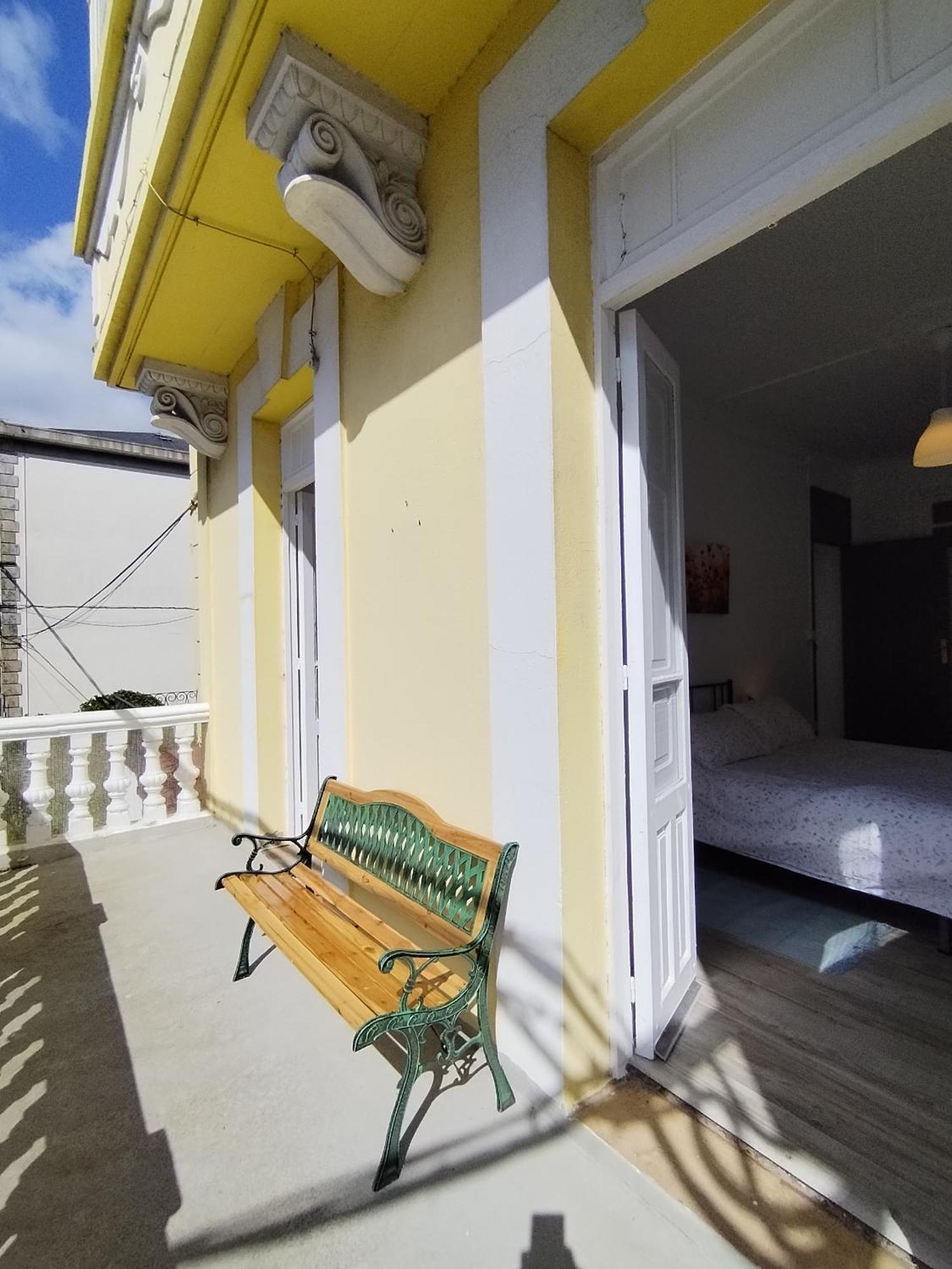 Yellow House Viveiro Exterior foto